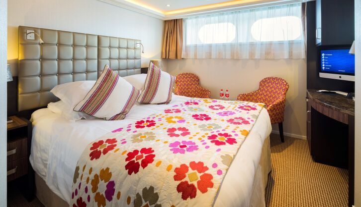 Category E cabin on AmaLucia