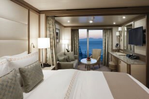 Deluxe Veranda Suite on Silver Dawn