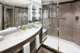 Classic Veranda Suite on Silver Dawn