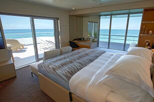 Yacht Suite on Emerald Azzurra