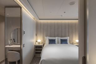 Premium Medallion Suite on Silver Nova