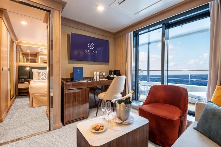 Navigator Suite on World Voyager