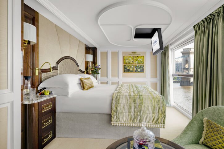 Suite on S.S. Emilie
